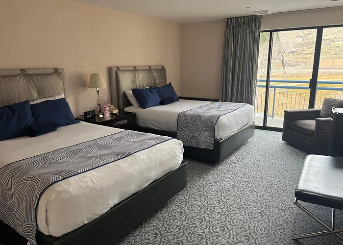 Barton'S Club 93Casino Hotel